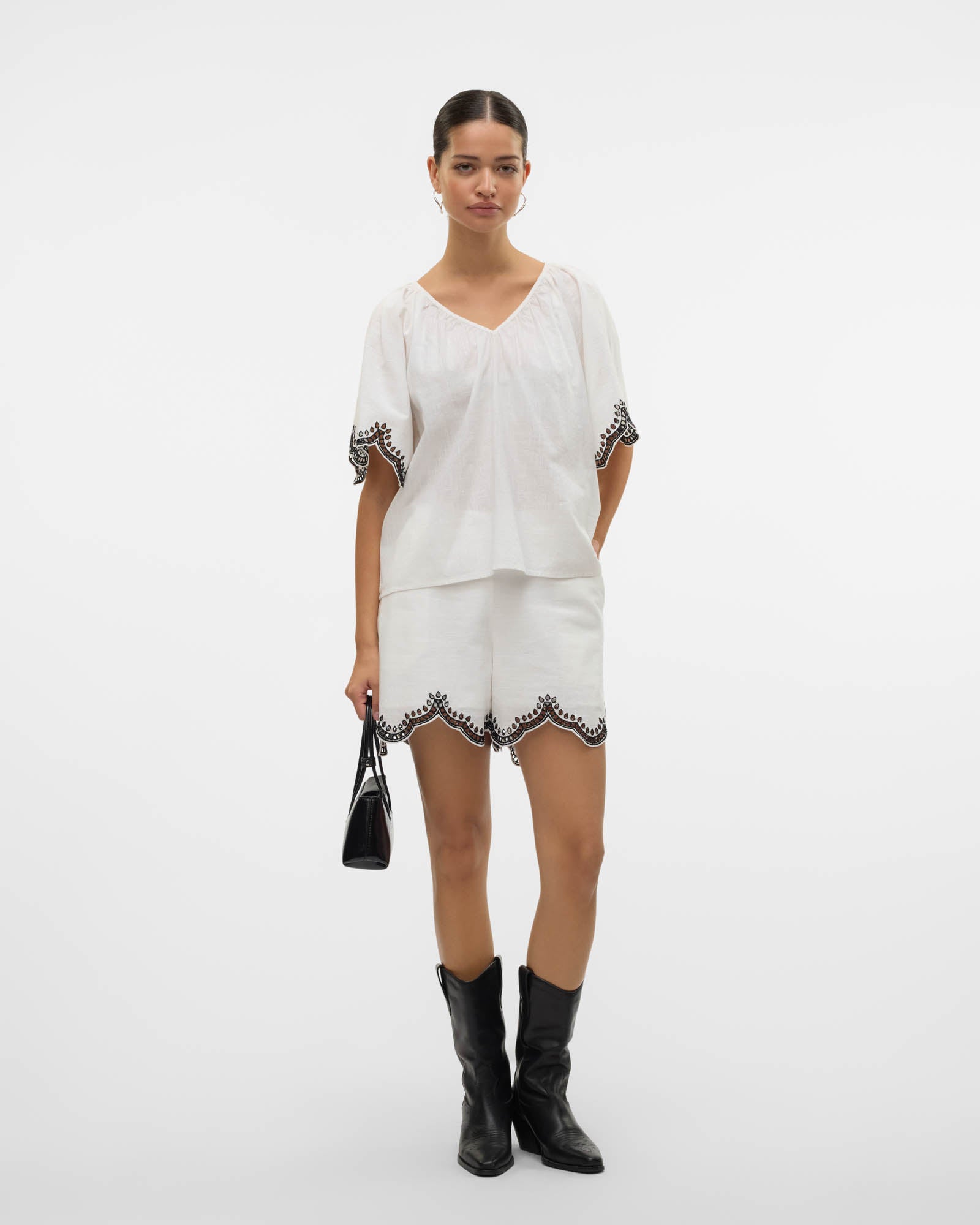 VMDIANA EMBROIDERED SHORTS